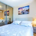 Beautiful Apartment In Split With Kitchen