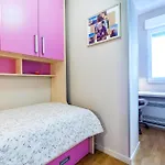 Beautiful Apartment In Split With Kitchen