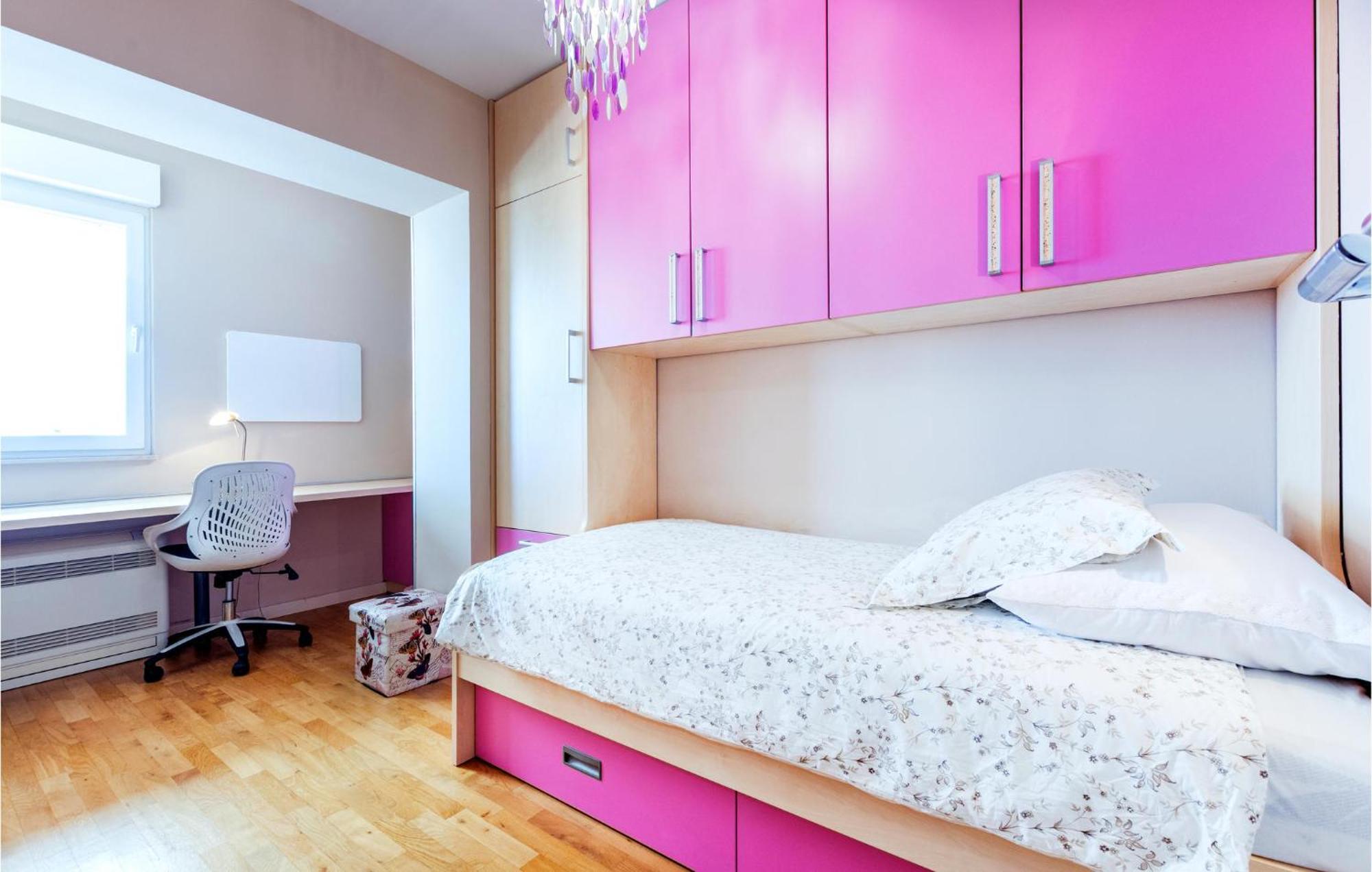 Beautiful In With Kitchen * Split